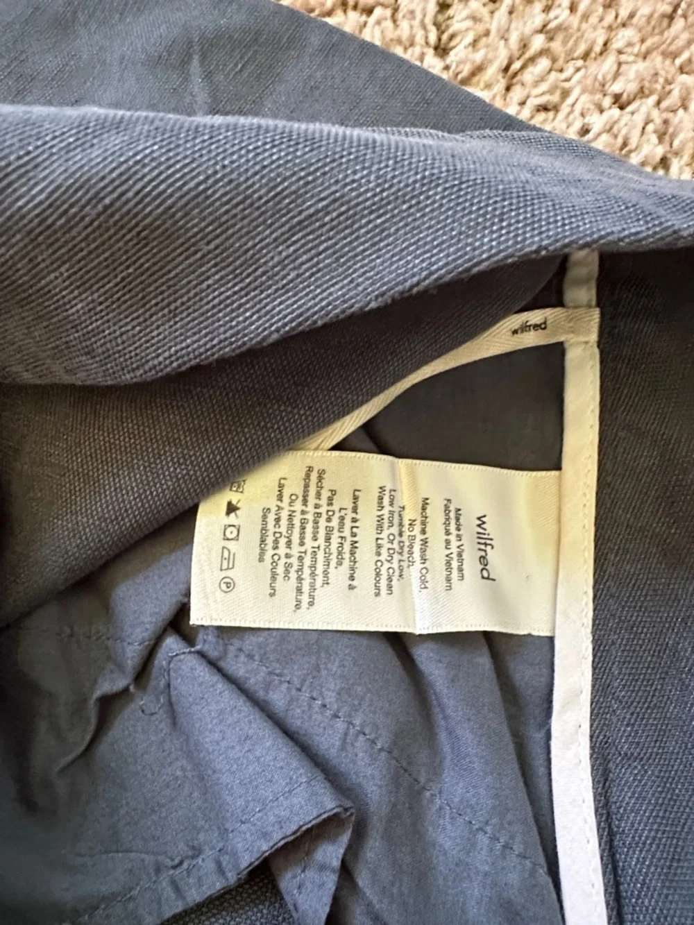 Wilfred Dusty Blue Linen Crop Capri Pants with Adjustable Ribbon Front Aritzia